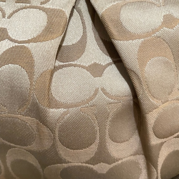 COACH Ashley Signature Shoulder Bag. In great condition! - Picture 3 of 9